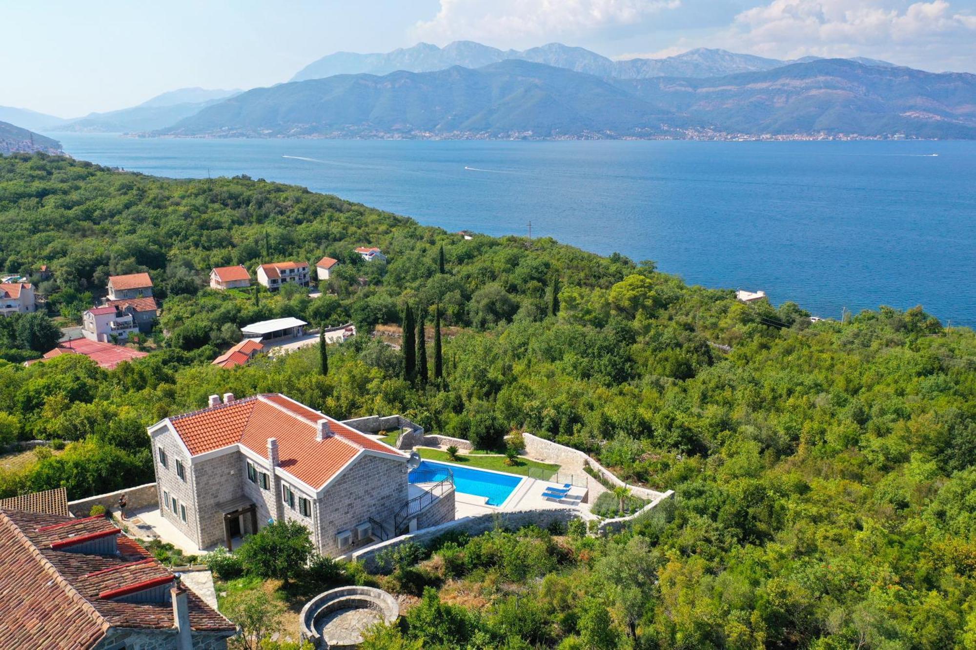 Villa Vista Azzurra 티바트 외부 사진
