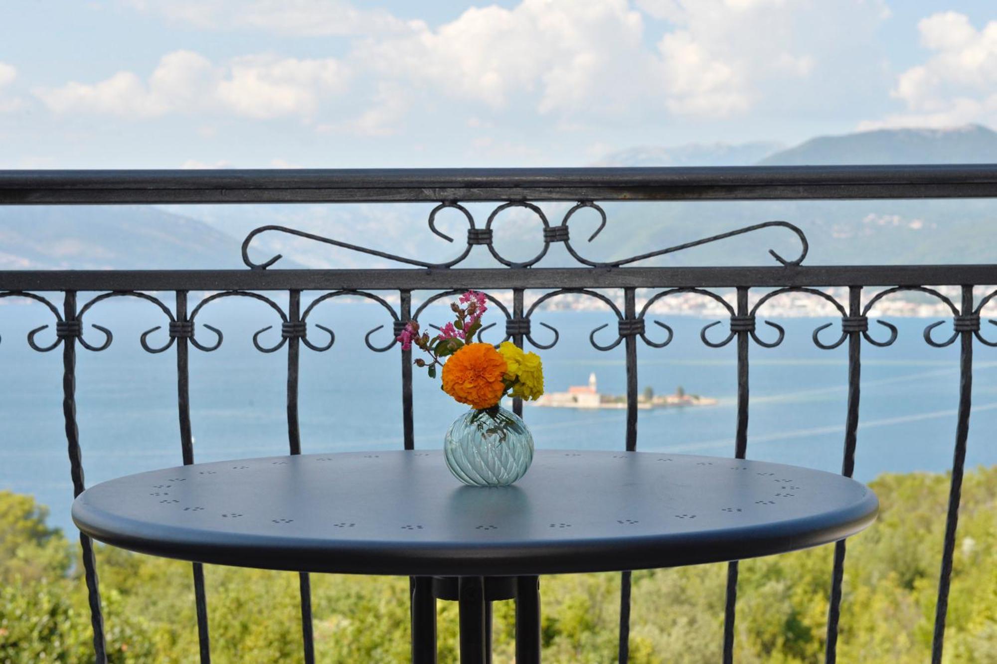 Villa Vista Azzurra 티바트 외부 사진