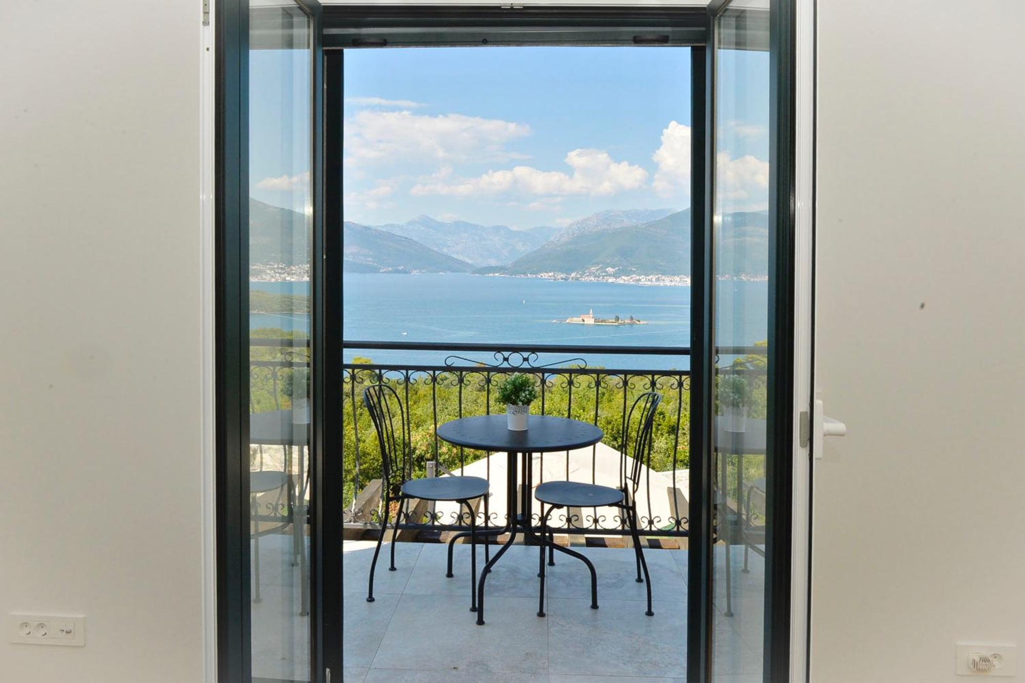 Villa Vista Azzurra 티바트 외부 사진