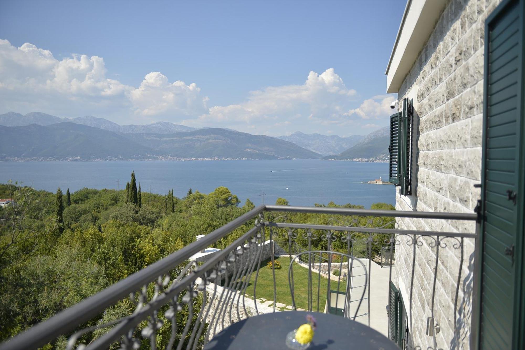 Villa Vista Azzurra 티바트 외부 사진