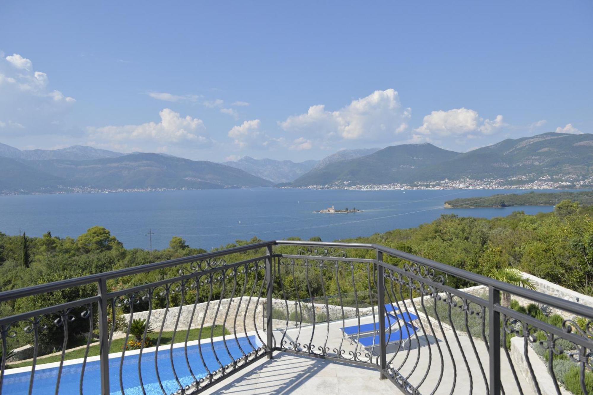 Villa Vista Azzurra 티바트 외부 사진