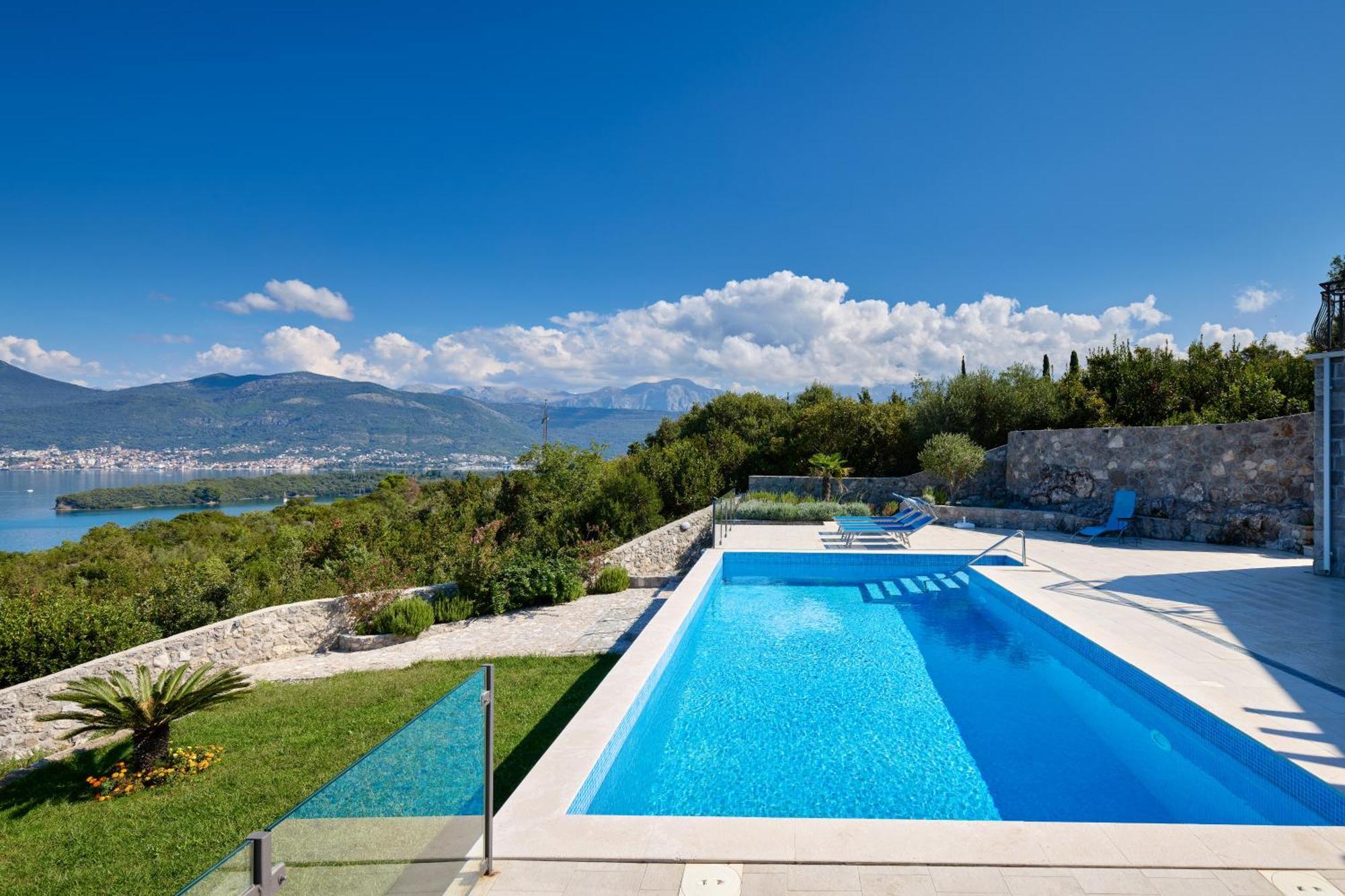 Villa Vista Azzurra 티바트 외부 사진